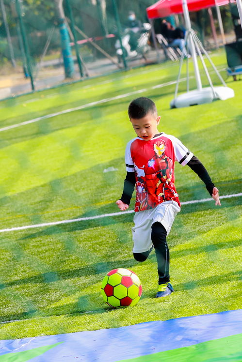 CBA俱乐部杯：火力全开 南京男篮102-96新疆男篮