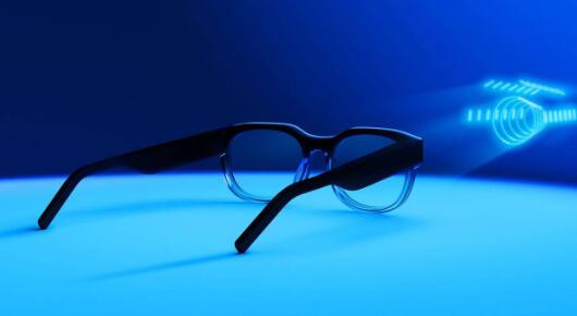 North Focals 2.0智能眼镜可以通过摄像头引发争议